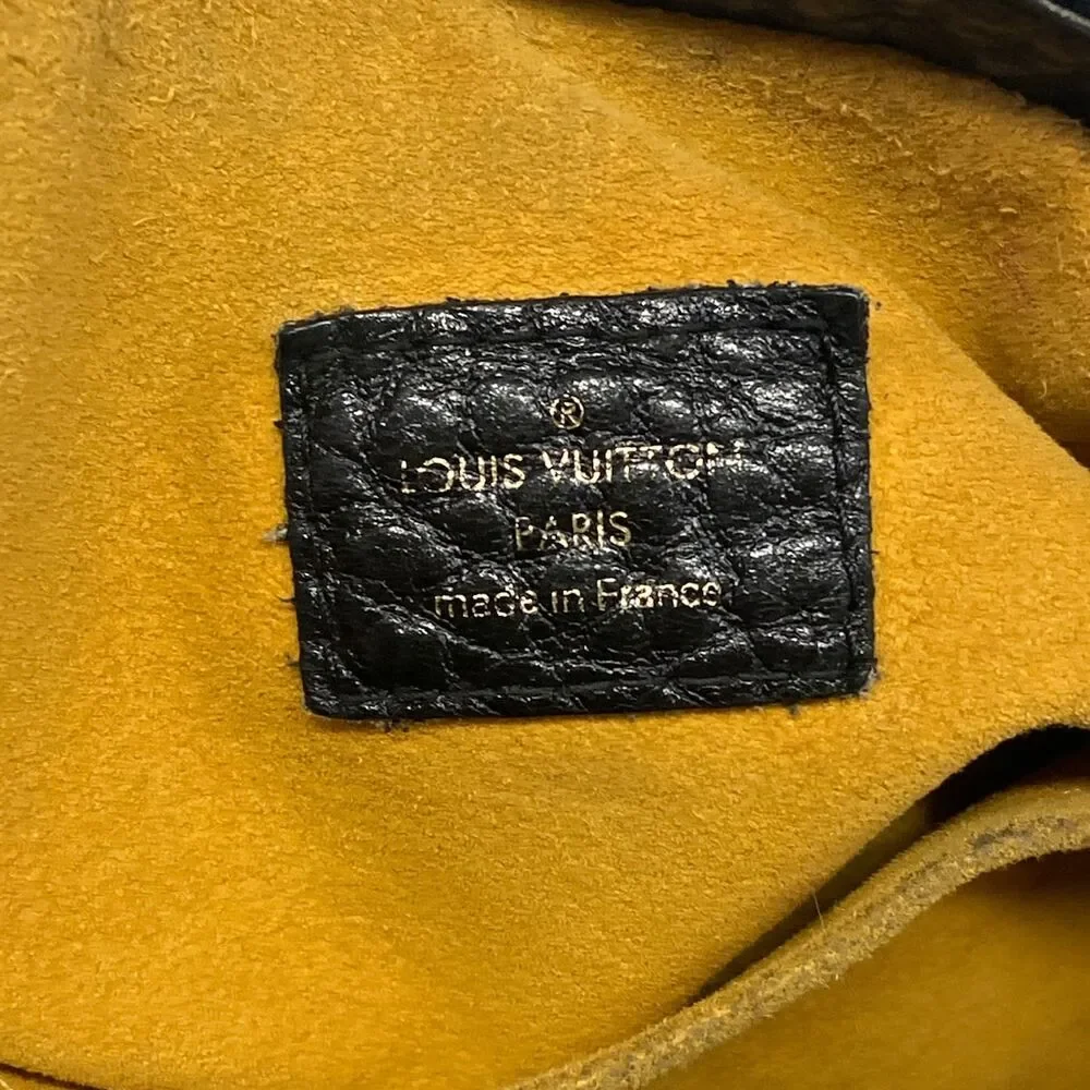 Louis Vuitton Slightly Shoulder Bag M95835